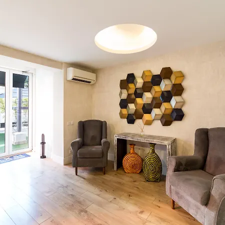 Lx51 & By Iin - Center Гостевой дом