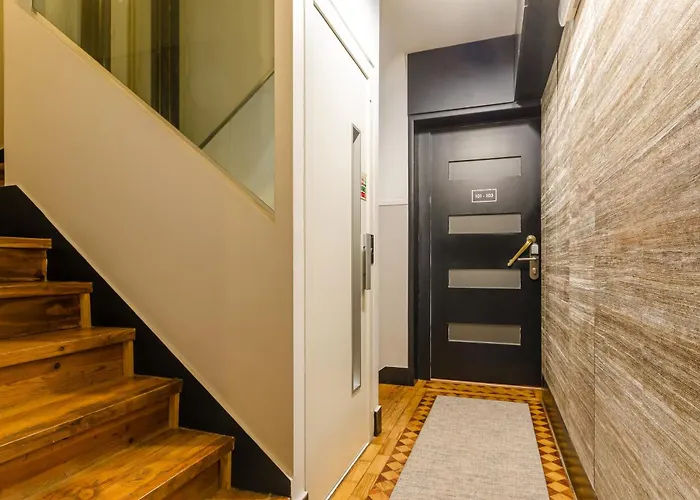 Lx51 Center By Iin 4*