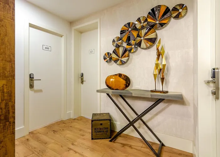 招待所 Lx51 Center By Iin