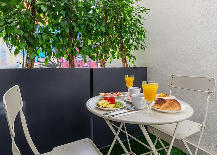 Lx51 Center By Iin Lisboa