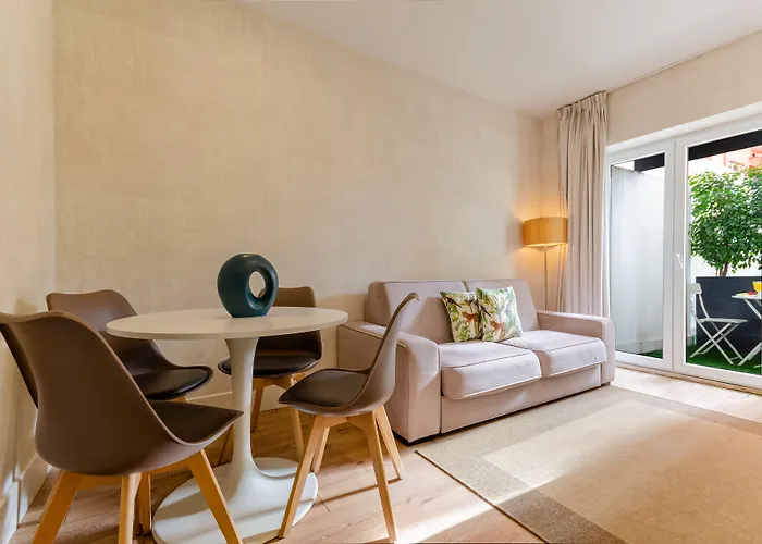 招待所 Lx51 Center By Iin