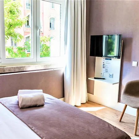 Lx51 & By Iin - Center Guest house