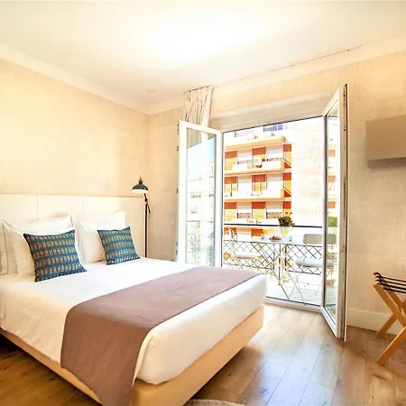 Lx51 & By Iin - Center Lisbon