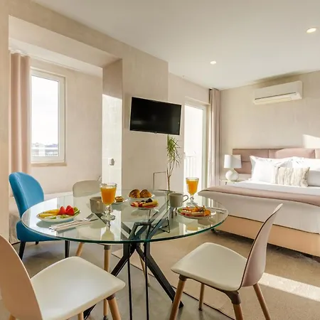 Guest house Lx51 & By Iin - Center 3*