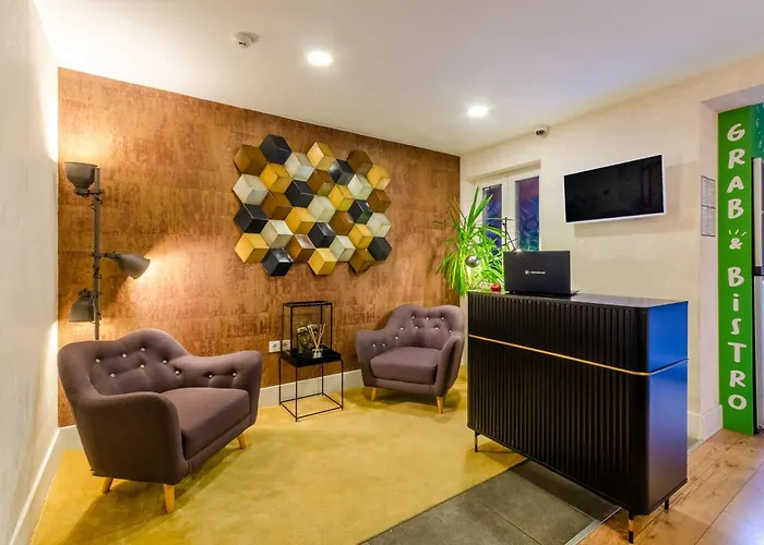 Lx51 & By Iin - Center