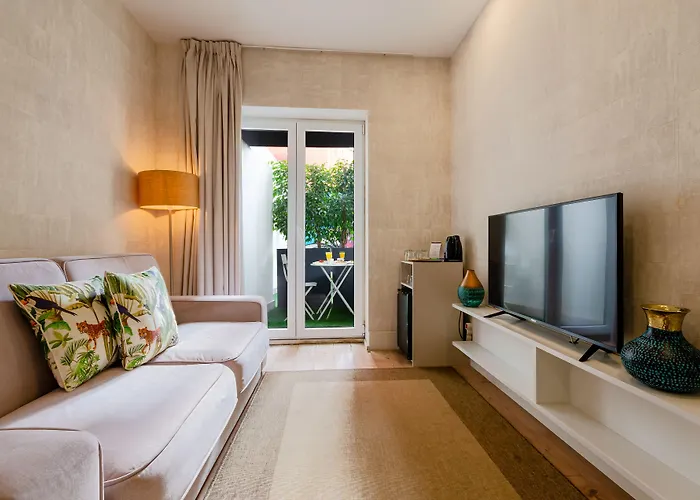 Lx51 & By Iin - Center Guest house 4*